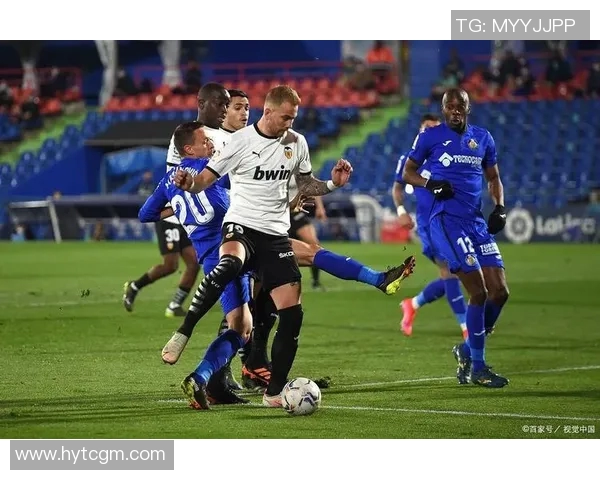 巴伦西亚主场迎战马竞全力争胜解析双方近期状态与战术对决