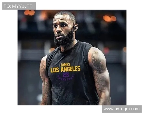 詹姆斯创历史新纪录成为首位四万分一万板一万助球员